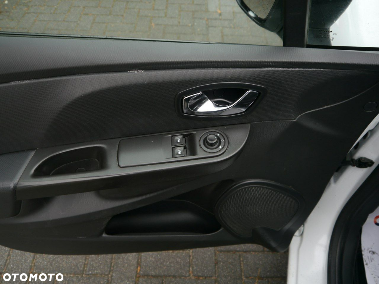 Renault Clio 1.2 16V Authentique - 27