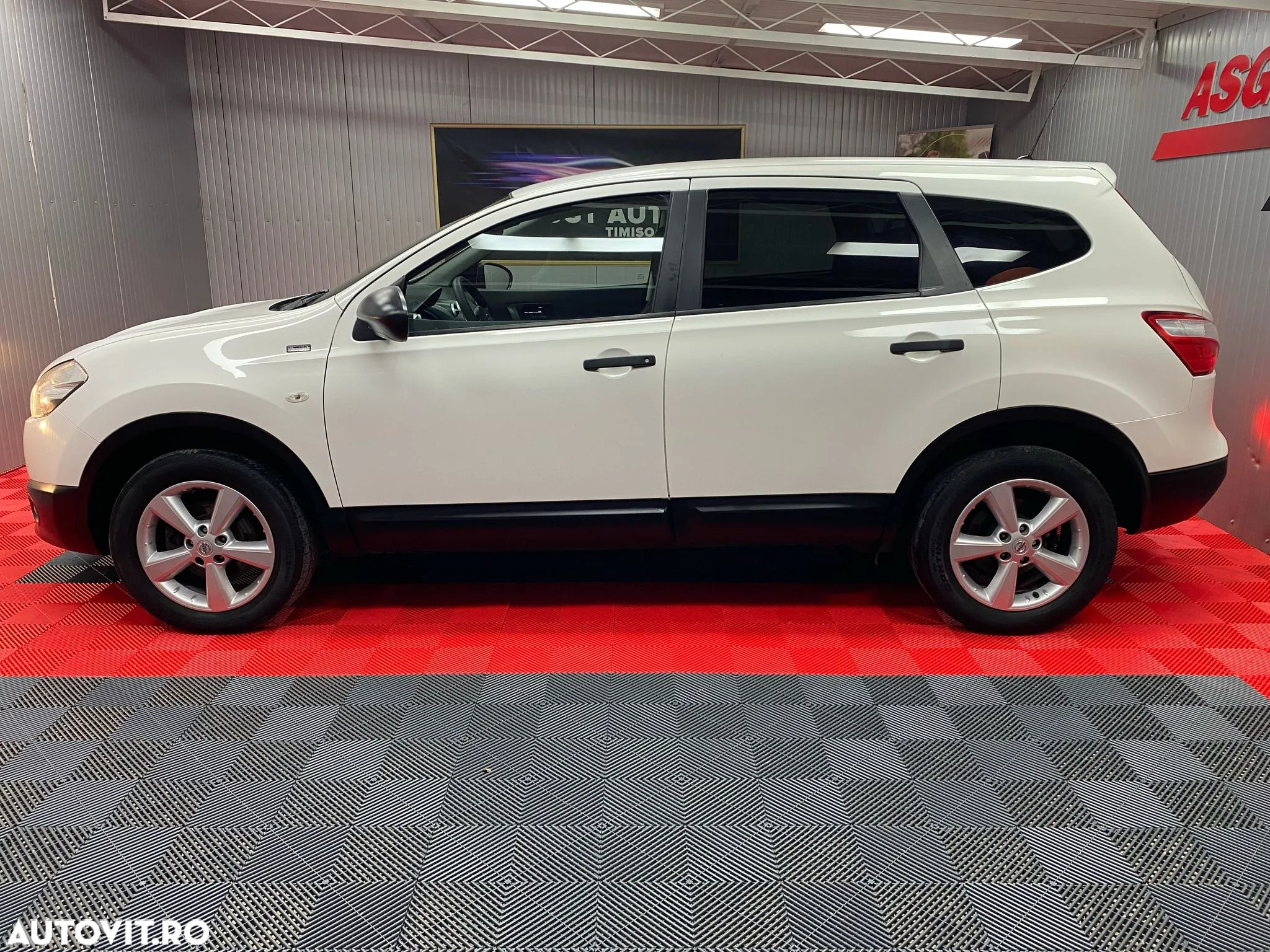 Nissan Qashqai+2 - 20