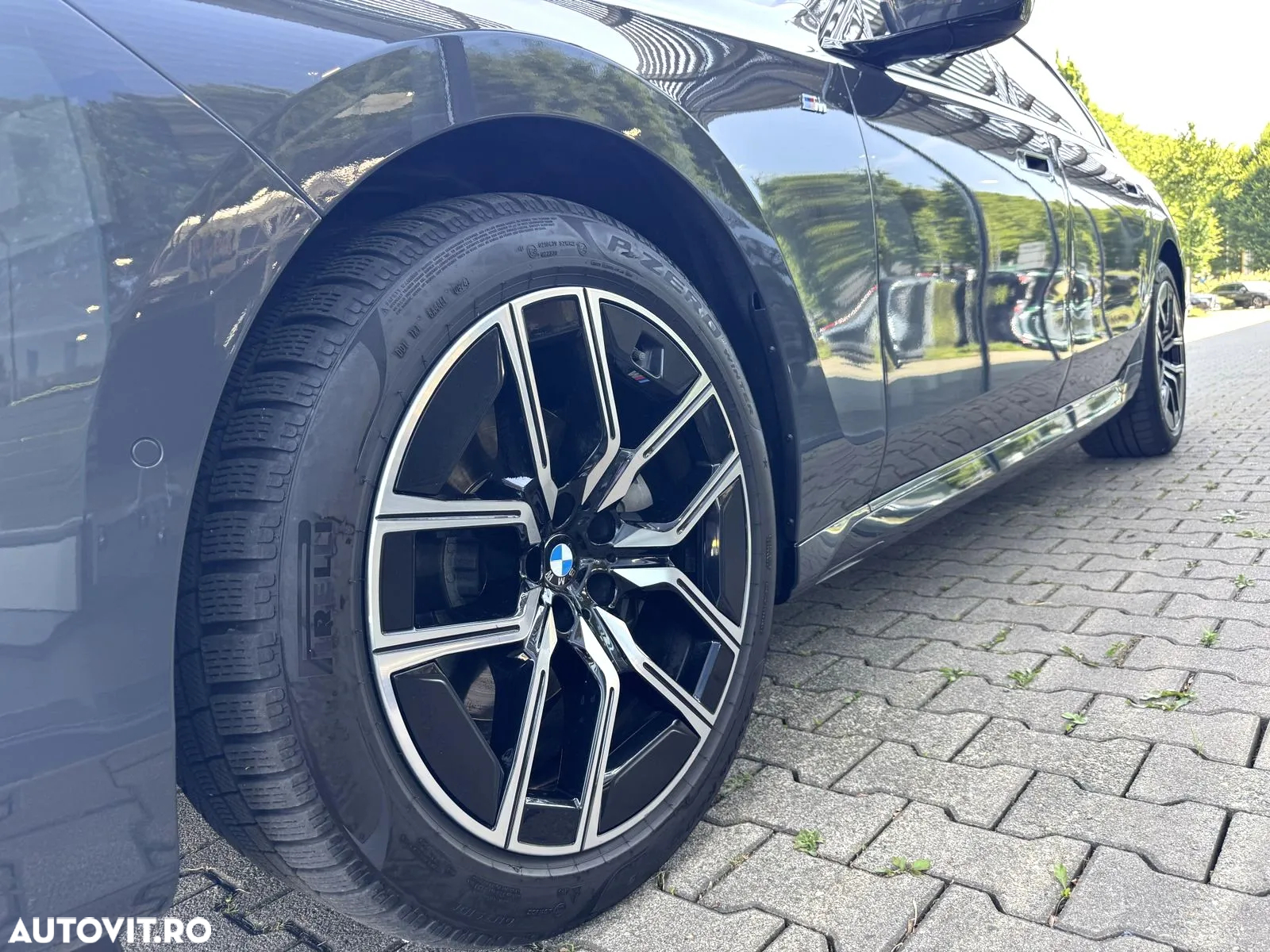 BMW Seria 7 740d xDrive MHEV - 8