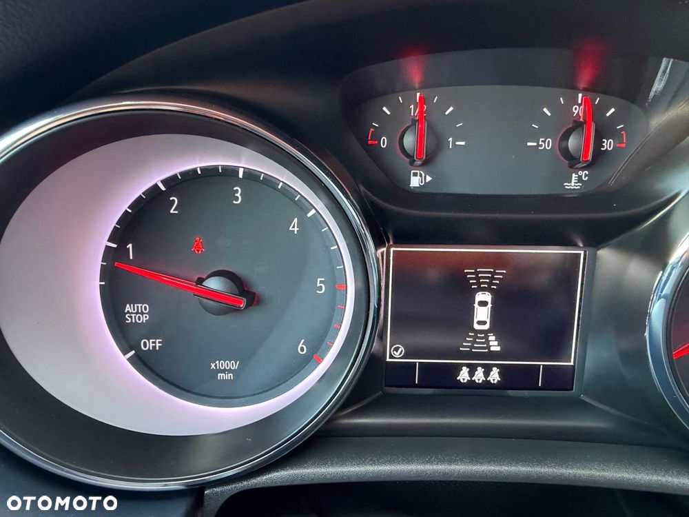 Opel Astra 1.6 CDTI Sport - 25