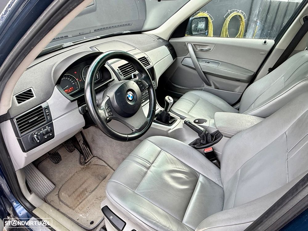 BMW X3 2.0 d SE - 26