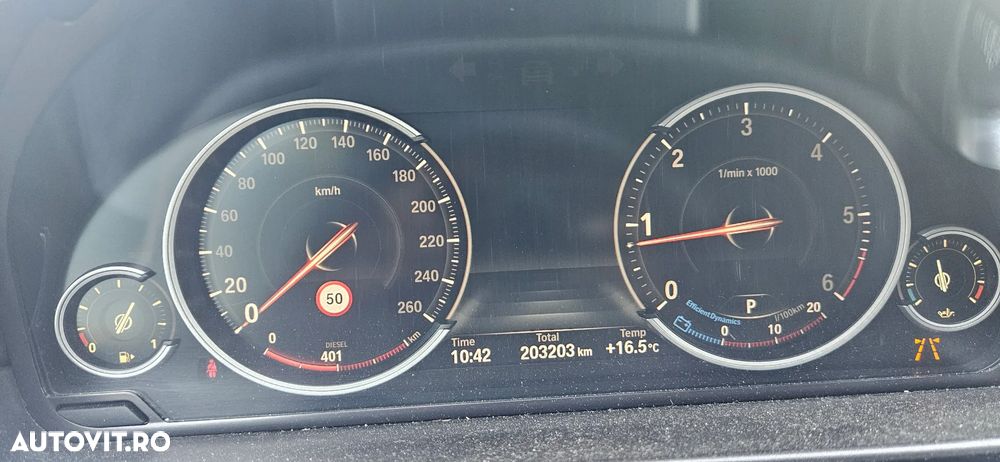BMW Seria 5 525d xDrive AT - 9