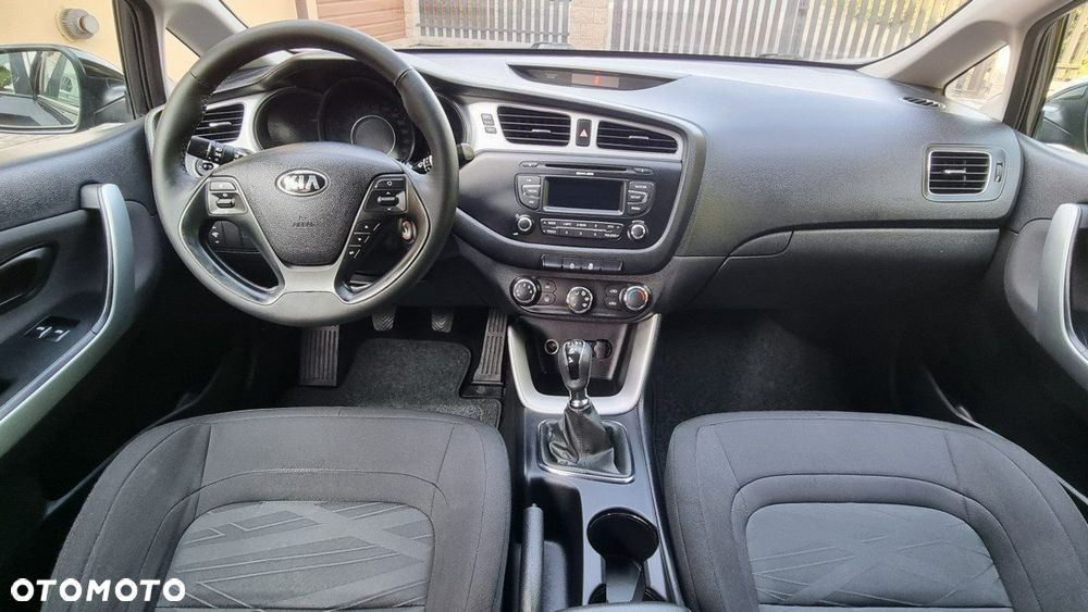 Kia Ceed - 14