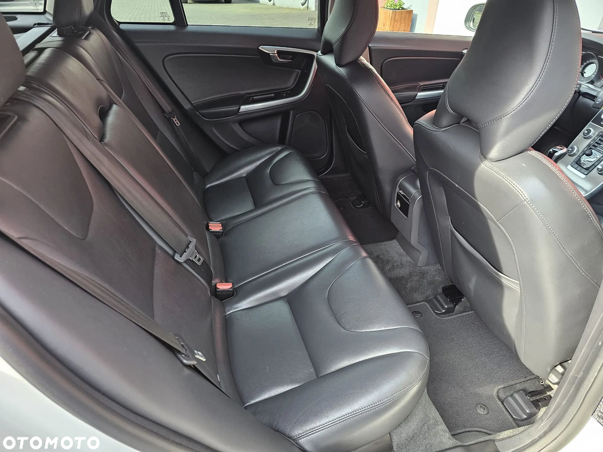 Volvo V60 D2 Drive-E Momentum - 23