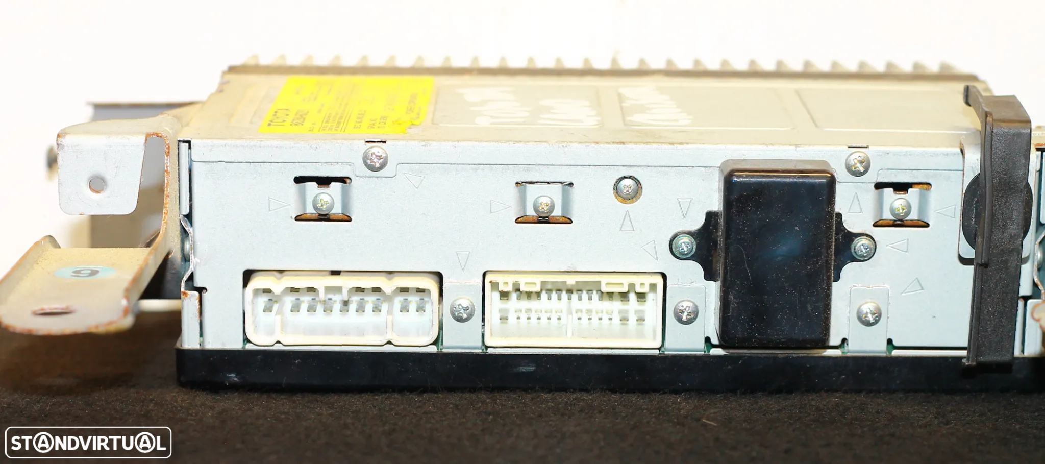 AMPLIFICADOR TOYOTA LAND CRUISER - 4