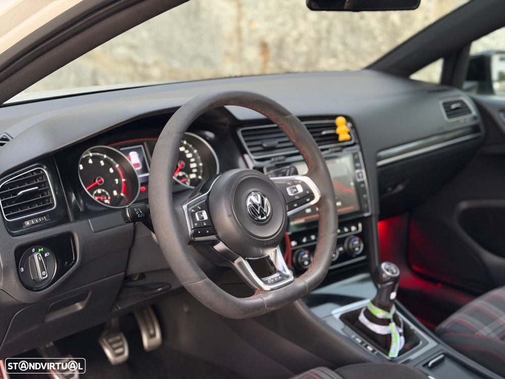 VW Golf 2.0 TSi GTi - 8