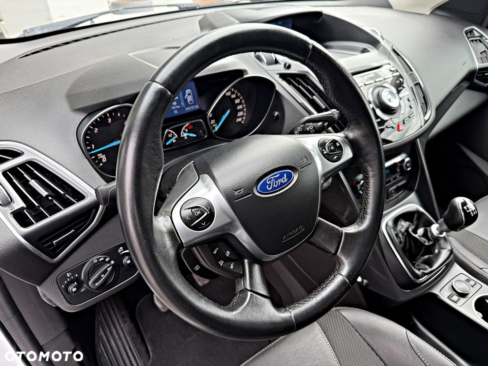 Ford Kuga 2.0 TDCi 2x4 Titanium - 22