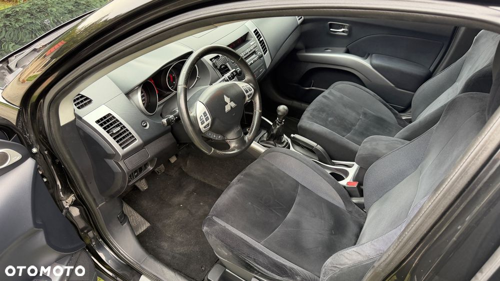 Mitsubishi Outlander 2.0 DI-D 4WD Intense - 11