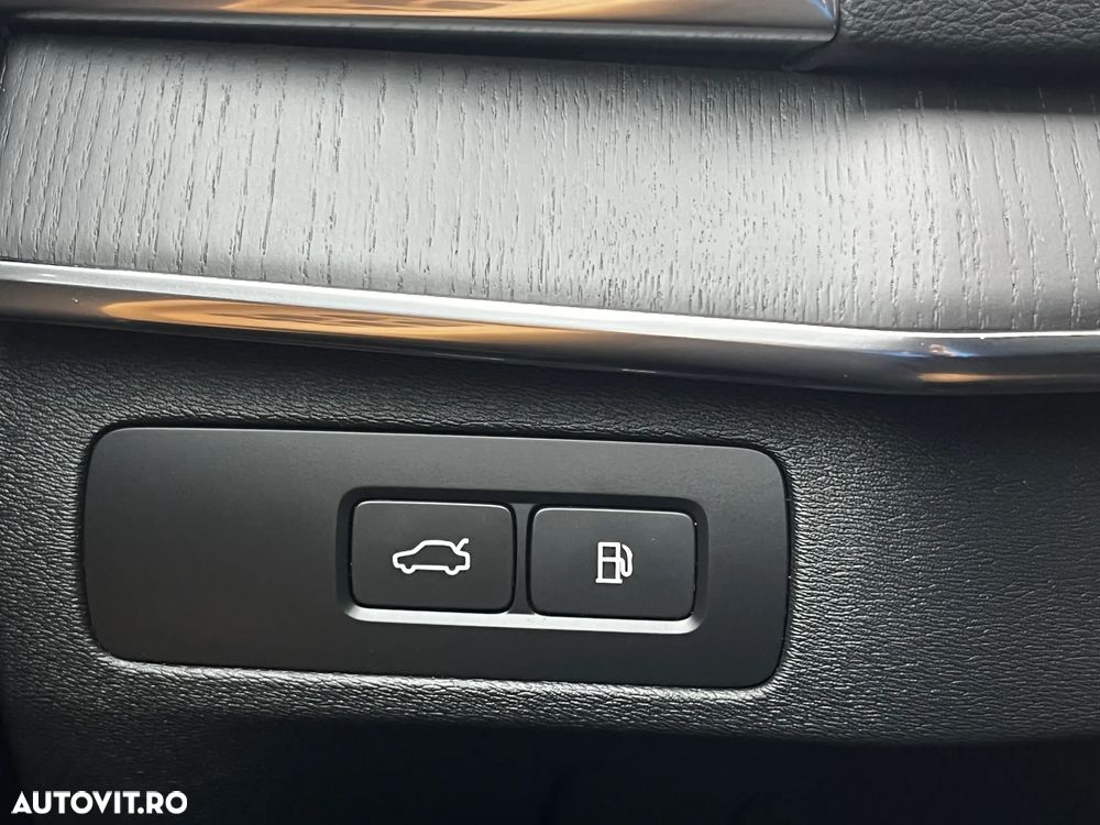 Volvo XC 90 Recharge T8 eAWD R-Design - 21