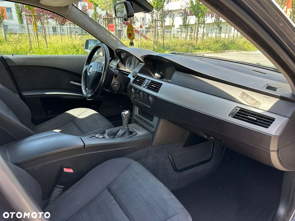 BMW Seria 5 523i - 8