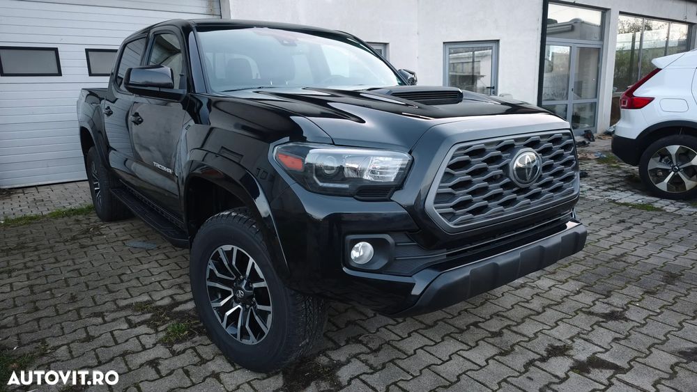 Toyota Tacoma - 1