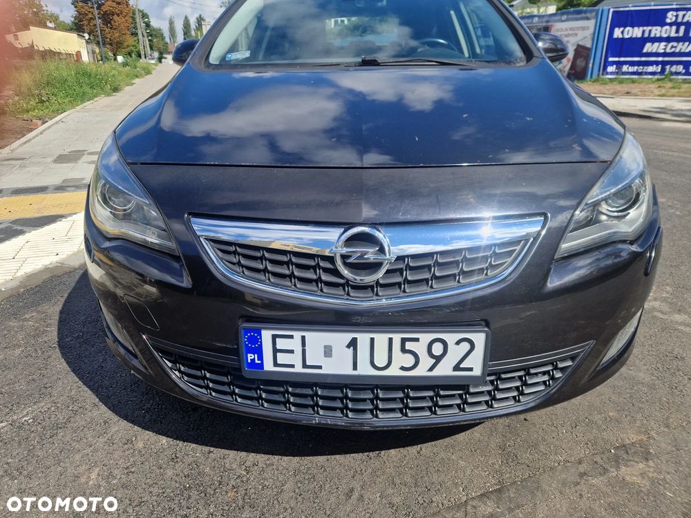 Opel Astra 1.6 T Cosmo - 8
