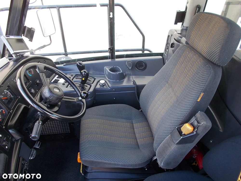 Caterpillar 725 - 25