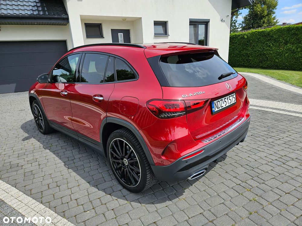 Mercedes-Benz GLA - 12