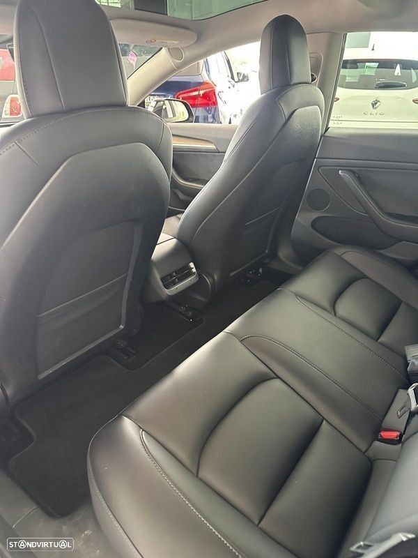 Tesla Model 3 - 9