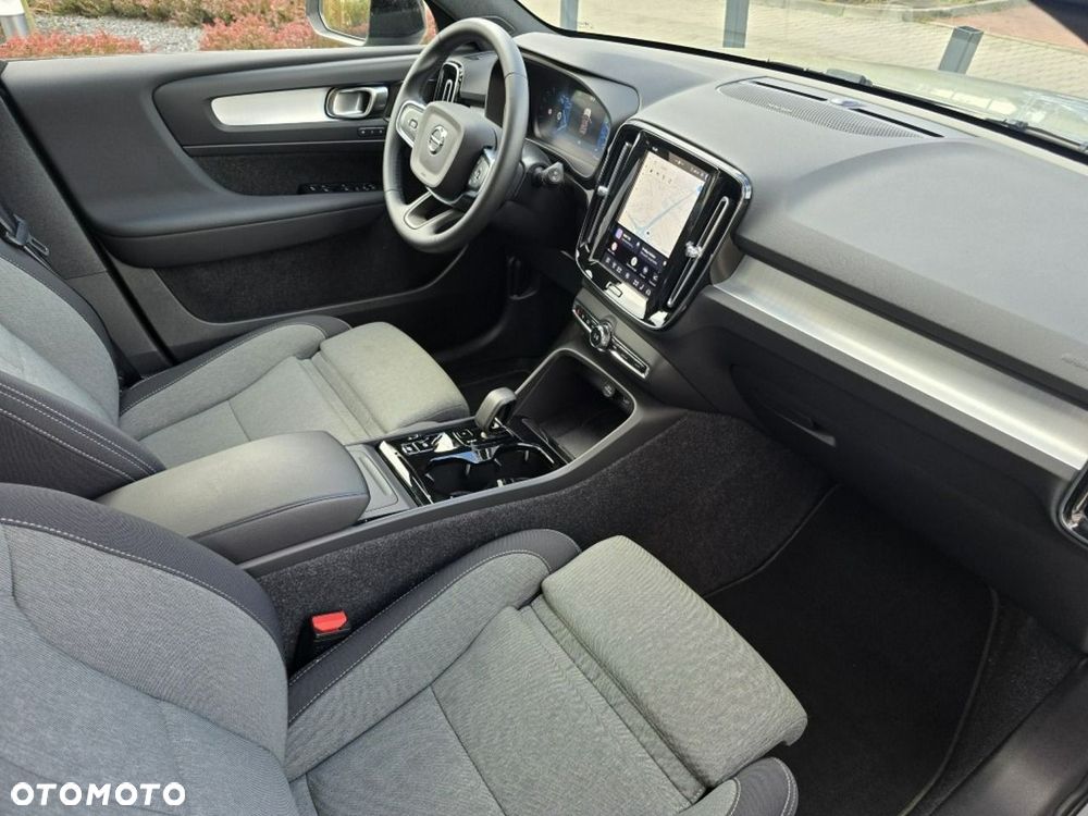 Volvo XC 40 B3 Plus Dark - 12