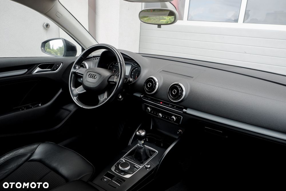 Audi A3 Sportback 1.4 TFSI Ambiente - 29