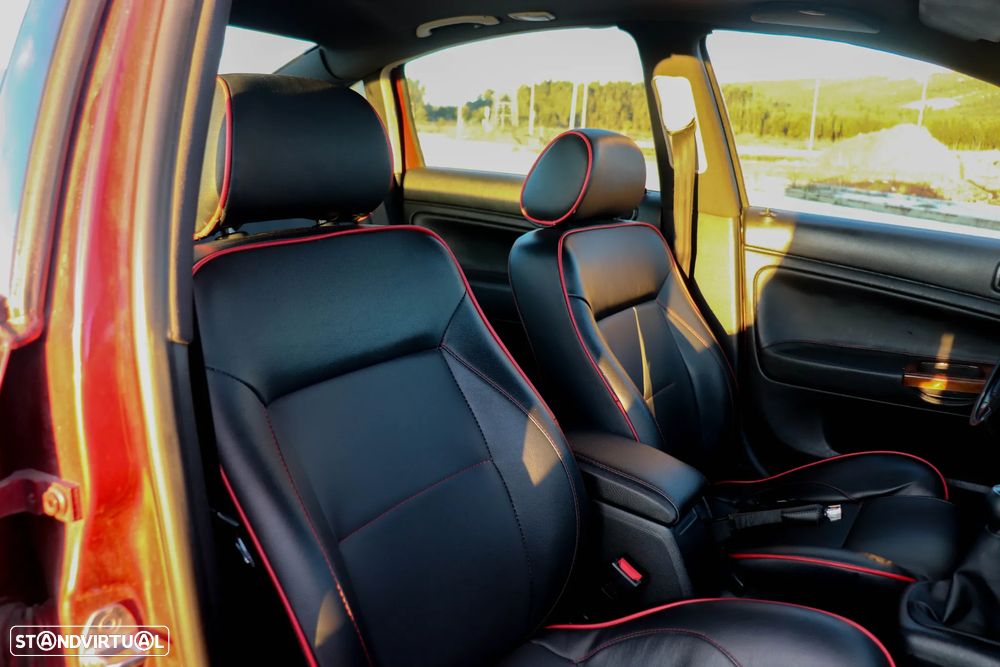 VW Passat 1.9 TDi Highline - 10