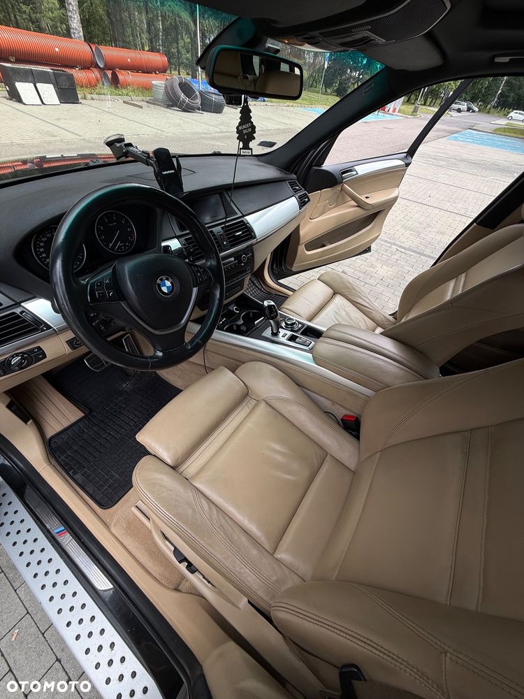 BMW X5 4.8i xDrive - 16