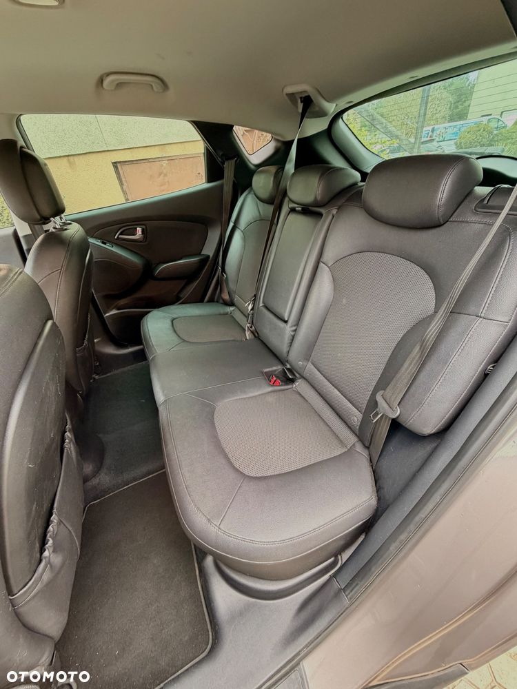 Hyundai ix35 1.7 CRDi 2WD blue Finale Gold - 11