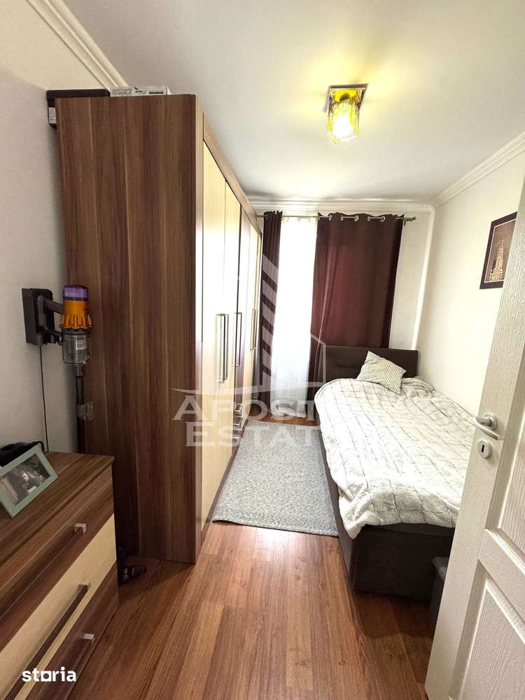 Apartamet cu 3 camere, etaj intermediar, zona Cetatii — fotografia 3