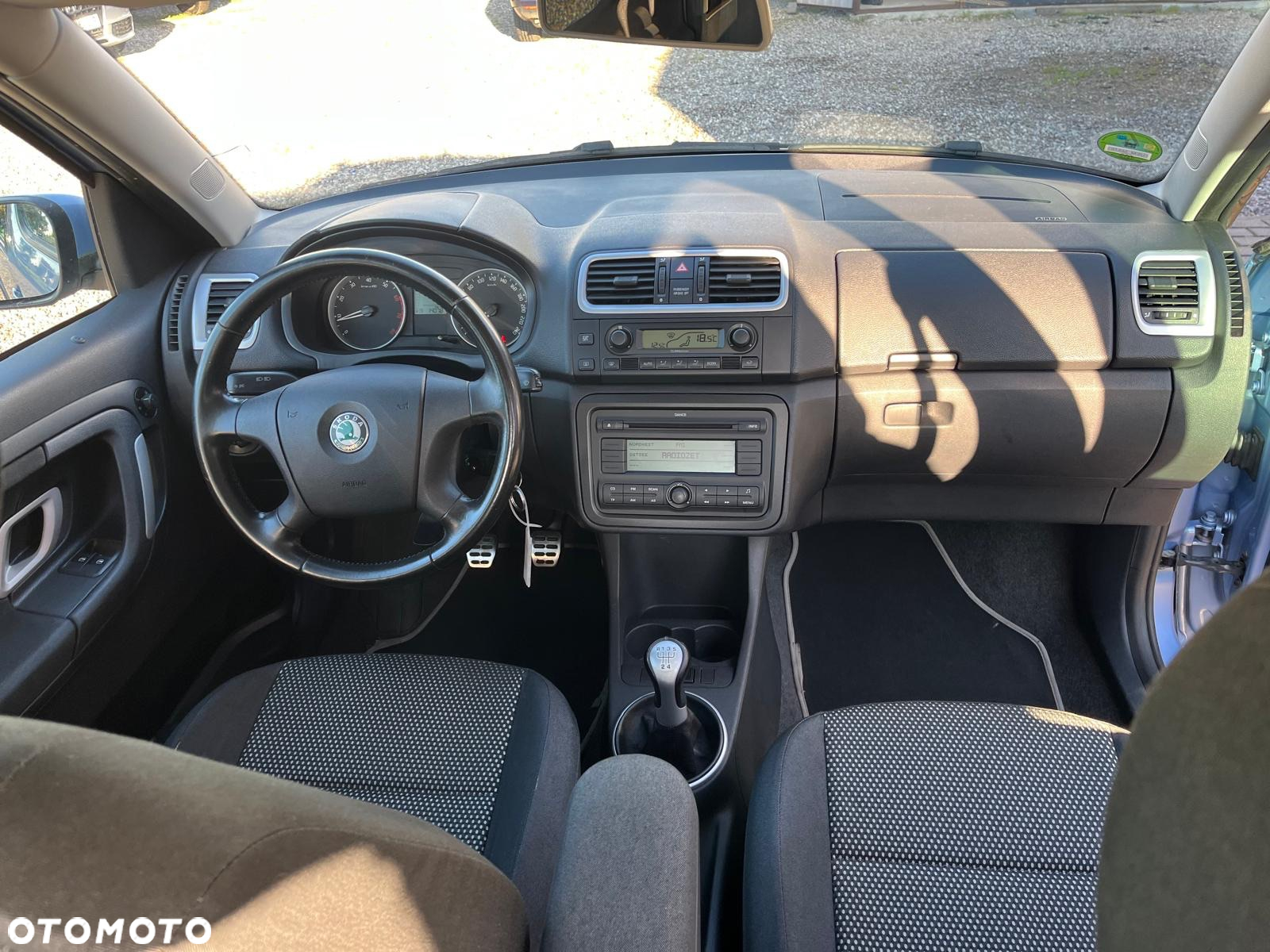 Skoda Roomster 1.6 16V Scout - 7