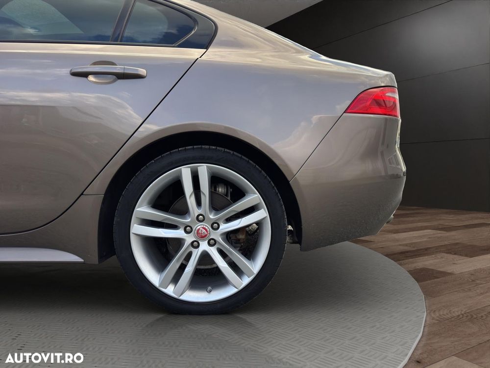 Jaguar XE - 20