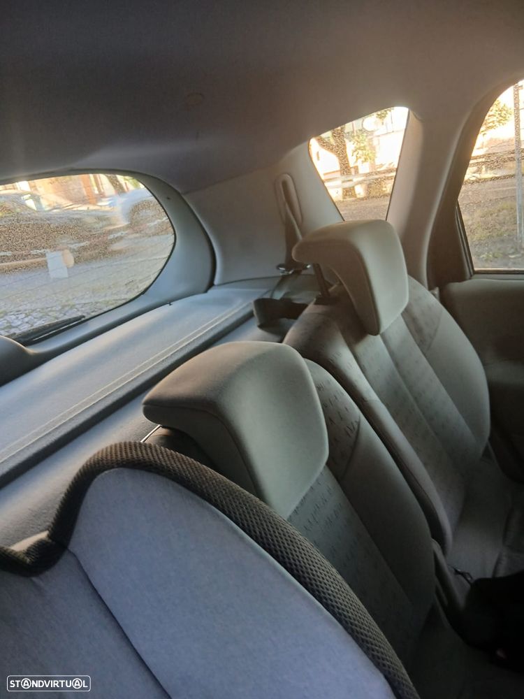 Renault Scénic 1.5 dCi Confort - 8