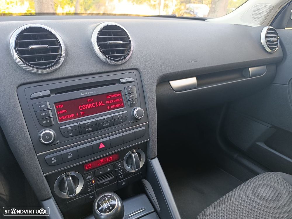 Audi A3 Sportback 1.6 TDI Attraction Special Edition - 14