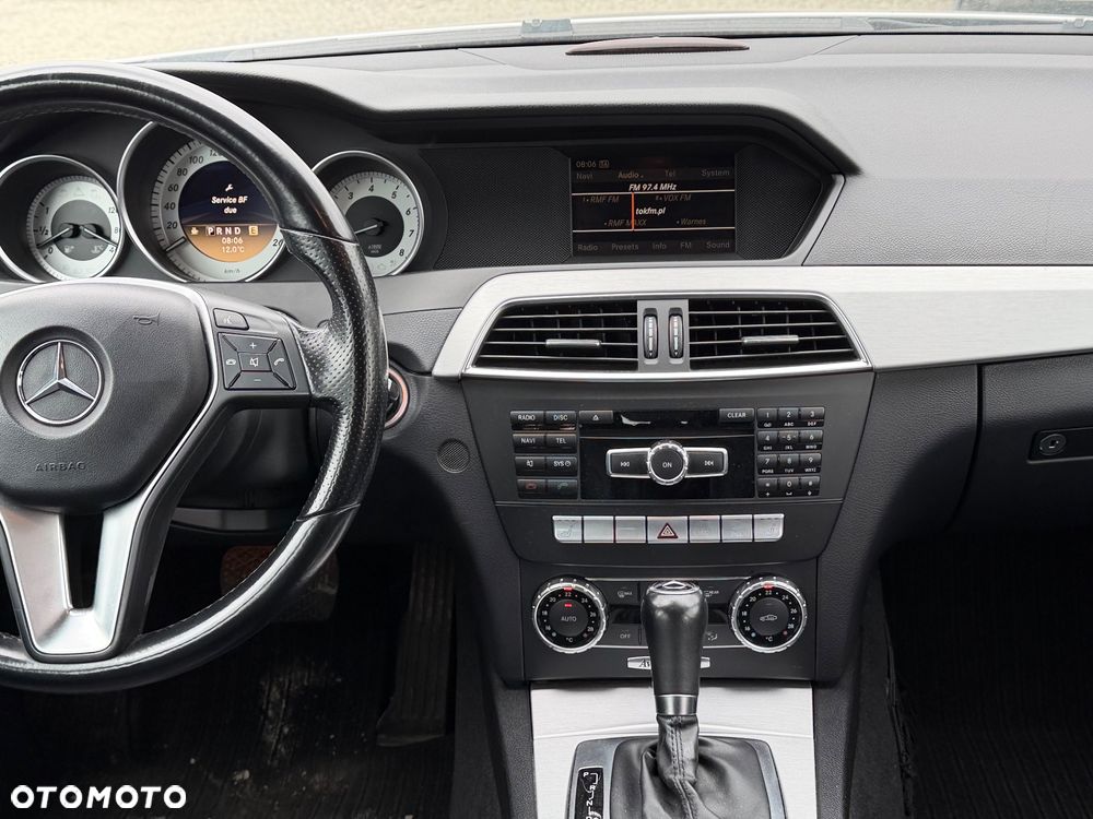 Mercedes-Benz Klasa C 180 BlueEFFICIENCY 7G-TRONIC Avantgarde - 27
