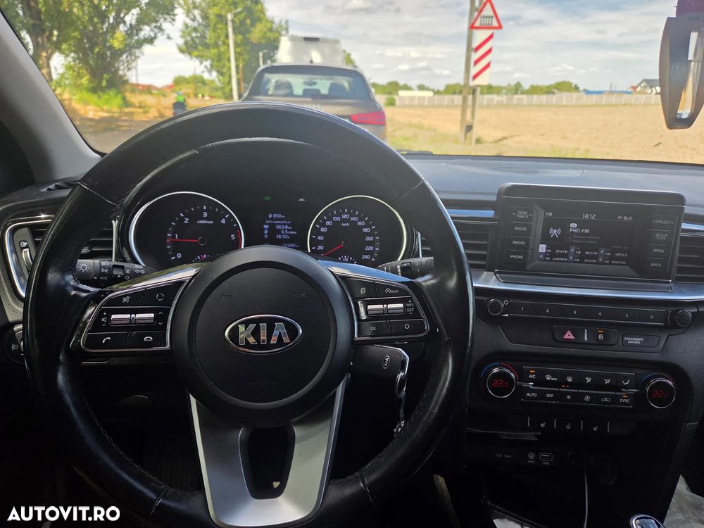 Kia Ceed - 8
