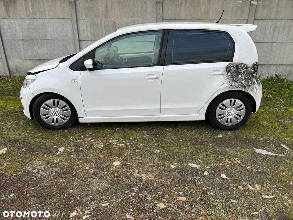 Volkswagen up! (BlueMotion Technology) move - 5