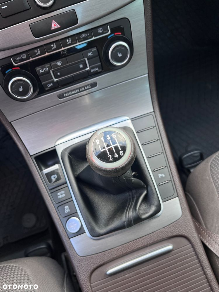 Volkswagen Passat 1.8 TSI Comfortline - 15