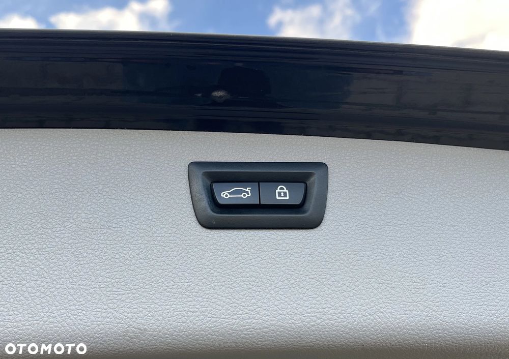 BMW Seria 3 320d xDrive Sport-Aut Luxury Line - 27