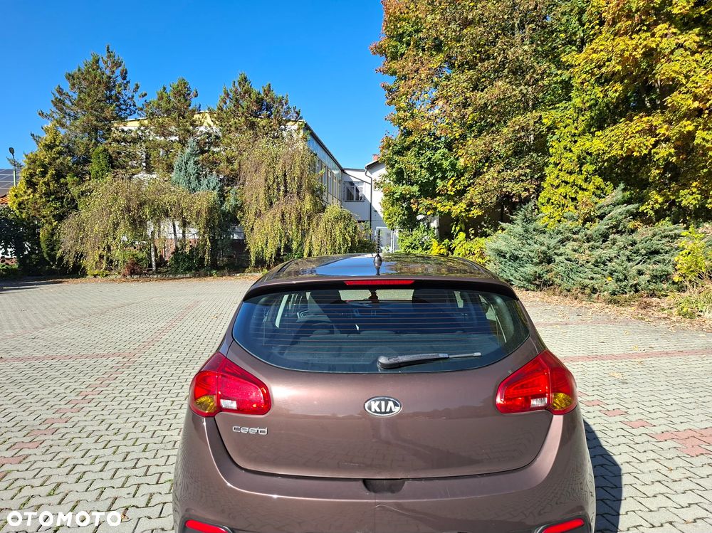 Kia Ceed 2012 photo 4