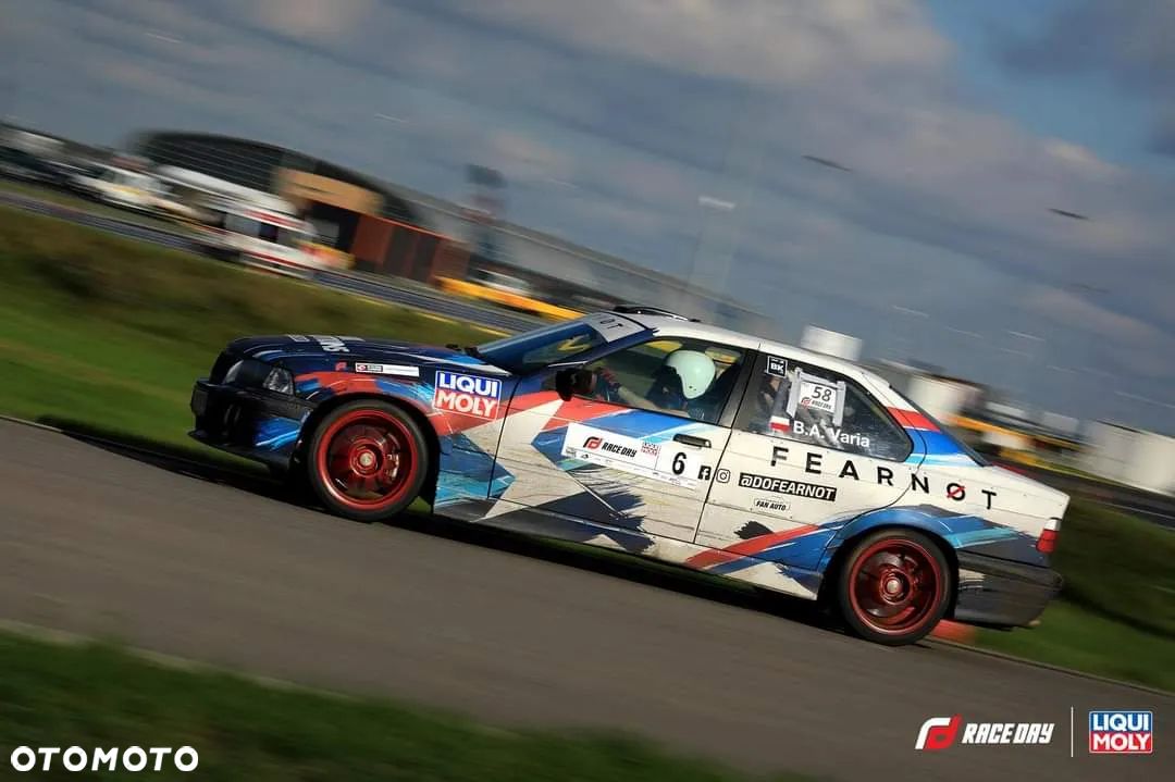 BMW Seria 3 320i - 1