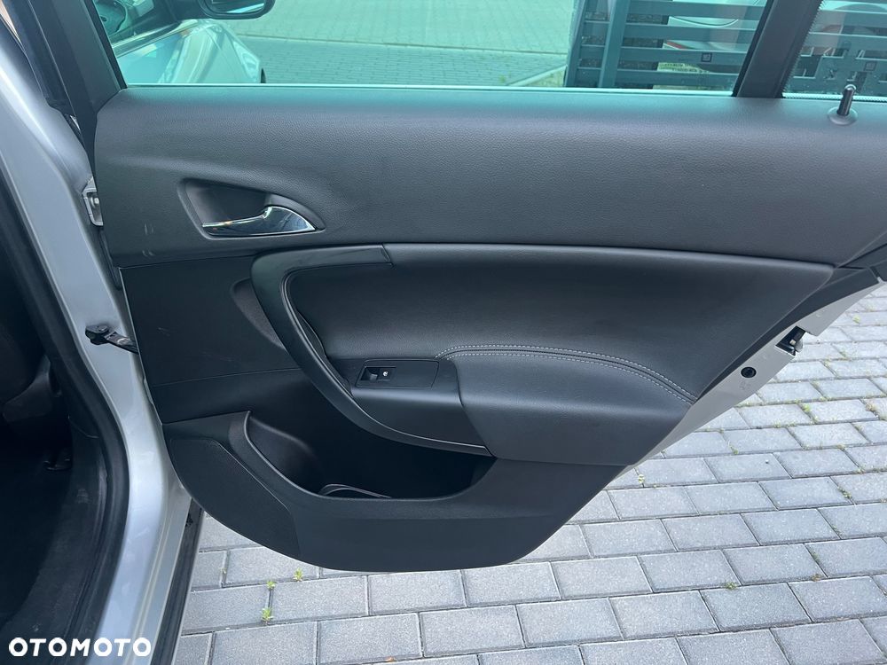 Opel Insignia - 26