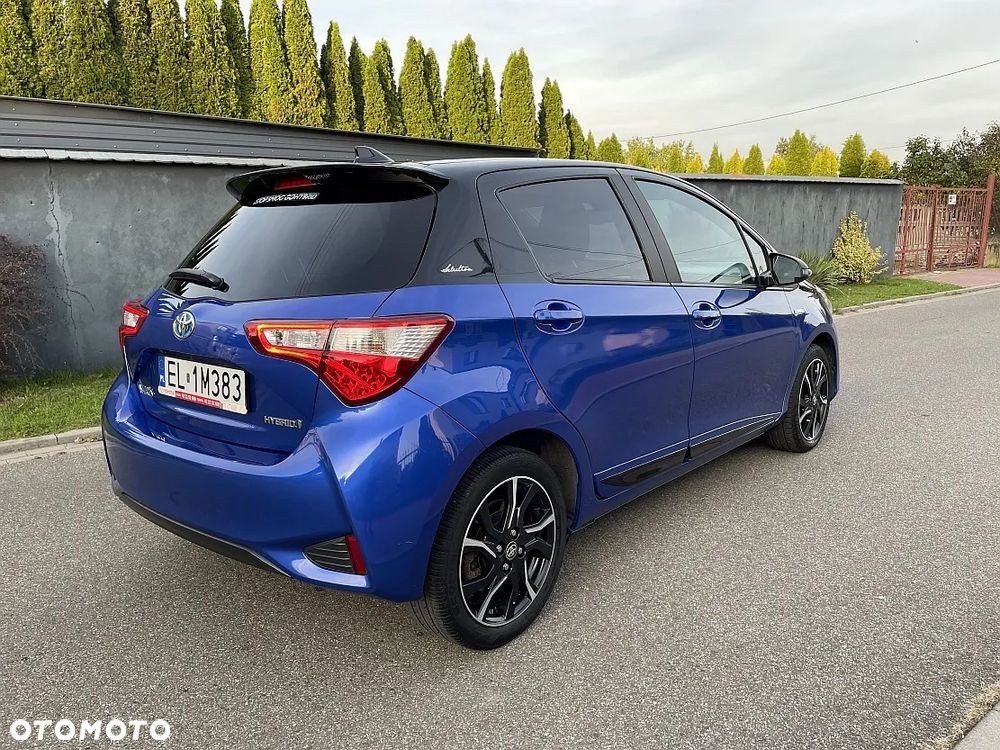 Toyota Yaris Hybrid 100 Selection Platinum - 5