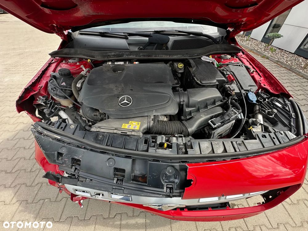 Mercedes-Benz GLA - 15