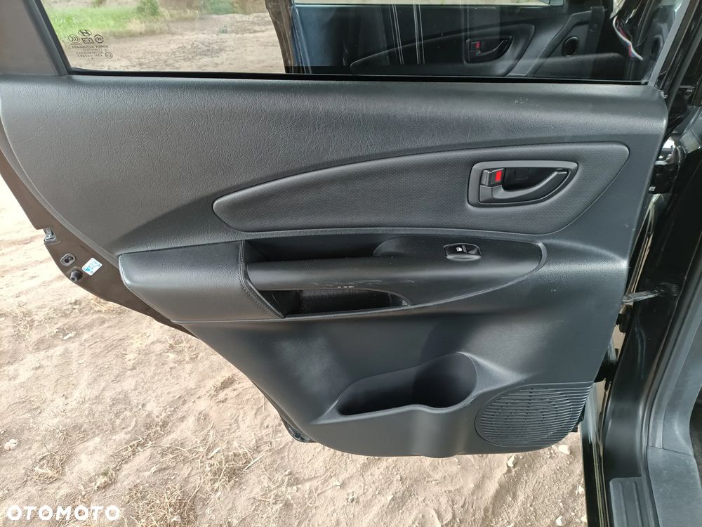 Hyundai Tucson 2.0 Comfort 2WD - 26