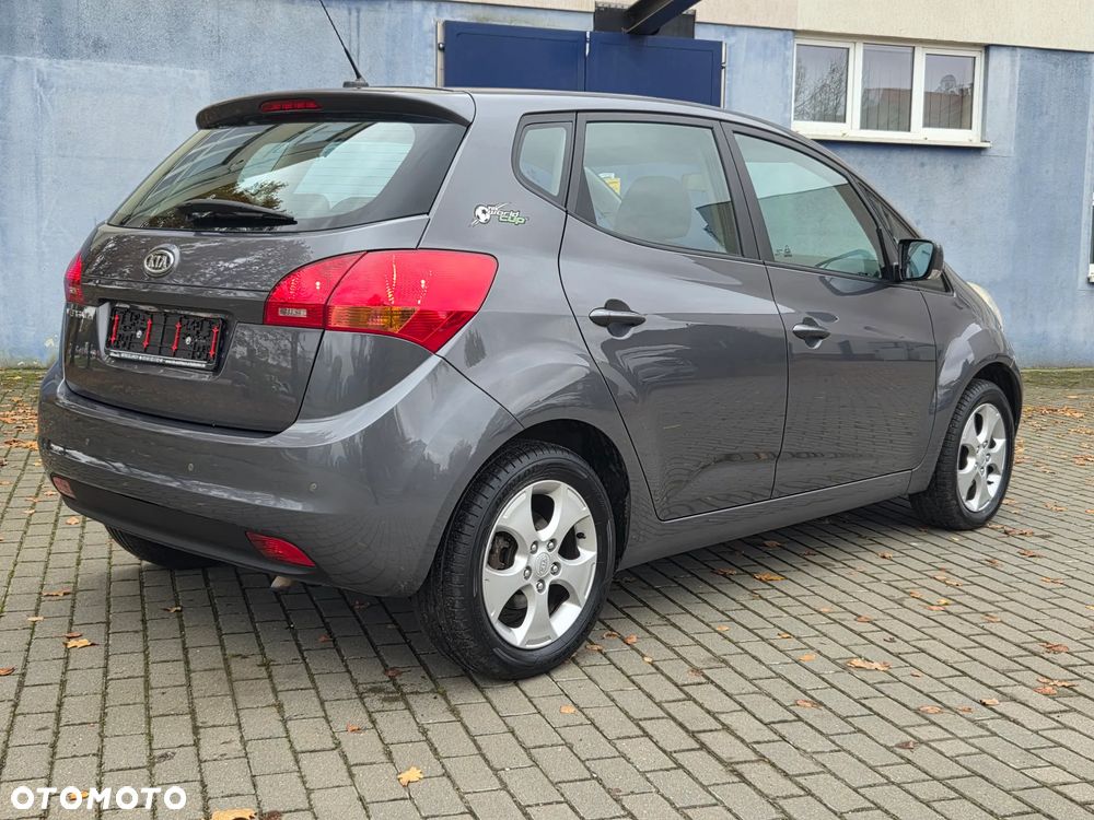 Kia Venga 1.4 CVVT Fifa World Cup Edition - 2