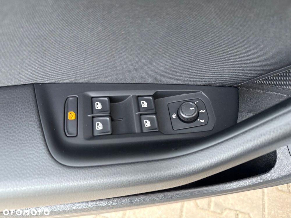 Volkswagen Passat Variant 2.0 TSI Business DSG - 20