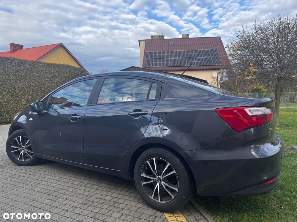 Kia Rio - 5