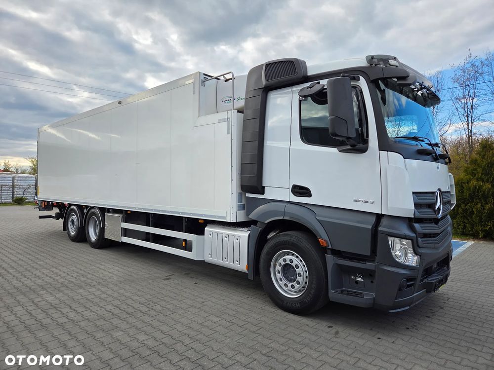 Mercedes-Benz Actros 2553 - 36