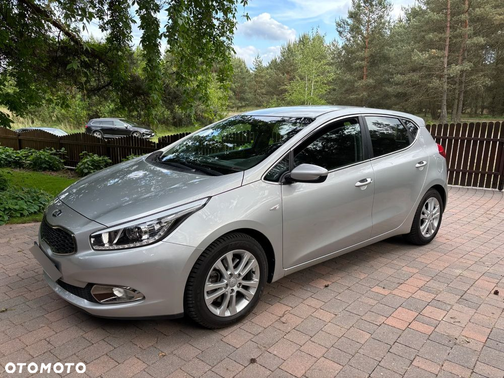 Kia Ceed 1.6 GDI Dream Team Edition - 3