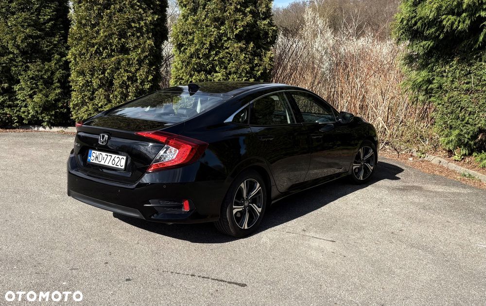 Honda Civic 1.5 T Executive - 9