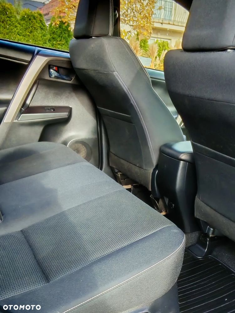 Toyota RAV4 - 10