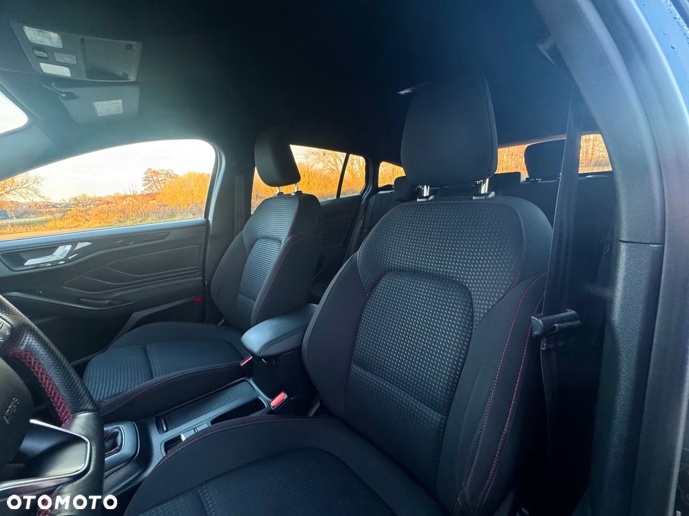 Ford Focus 1.5 EcoBoost ST-Line - 28