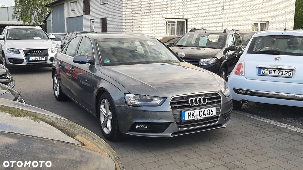 Audi A4 Limousine - 1