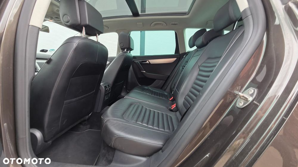 Volkswagen Passat 2.0 TDI 4Motion DSG BlueMotion Tech Highline - 12